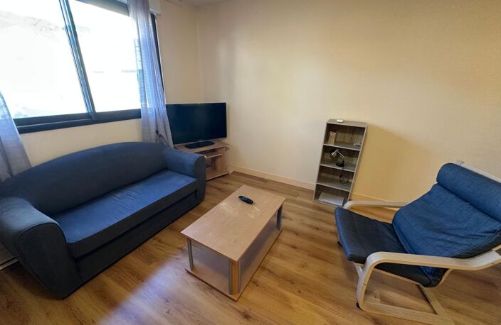   À LOUER – STUDIO MEUBLÉ DE 34 M² À LIMOGES   — photo 2