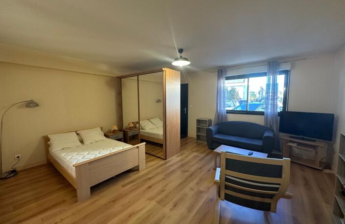   À LOUER – STUDIO MEUBLÉ DE 34 M² À LIMOGES   — photo 3
