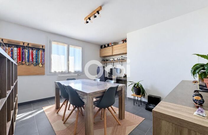 Limoges — Élégant T5 familial de 104 m² entièrement rénové avec vue panoramique — photo 5