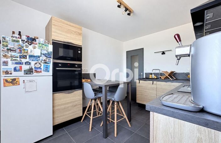 Limoges — Élégant T5 familial de 104 m² entièrement rénové avec vue panoramique — photo 3