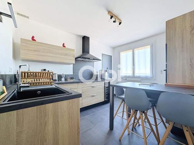 Limoges — Élégant T5 familial de 104 m² entièrement rénové avec vue panoramique — photo du bien