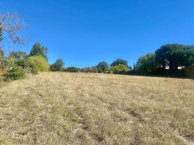 TERRAIN CONSTRUCTIBLE DE 4 278 m² – ENVIRONNEMENT CALME — photo 1