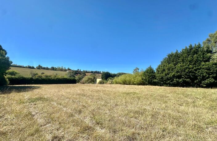 TERRAIN CONSTRUCTIBLE DE 4 278 m² – ENVIRONNEMENT CALME — photo 3