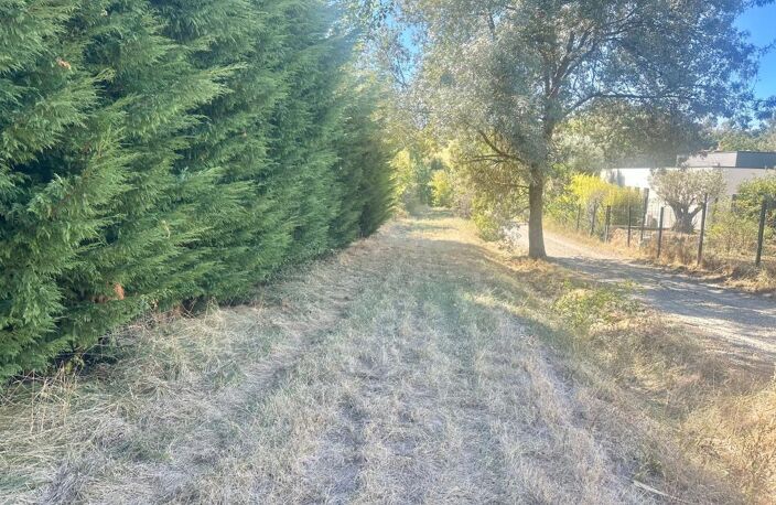 TERRAIN CONSTRUCTIBLE DE 4 278 m² – ENVIRONNEMENT CALME — photo 5