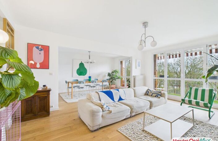 À VENDRE REIMS - SAINT-REMI : T6 Rénové 4 chambres Balcons et Box — photo 2