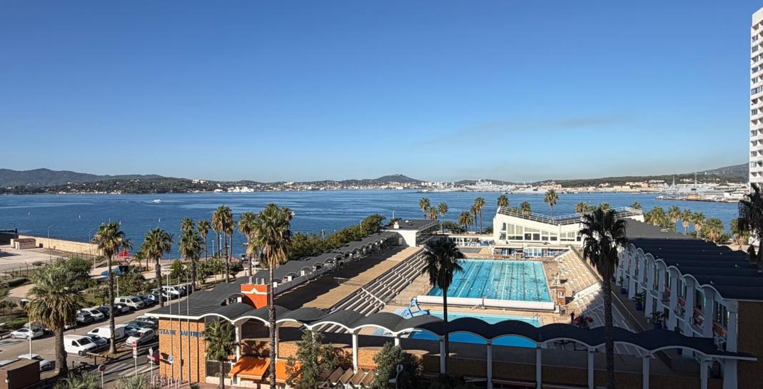 Toulon 83000 - appartement type 3 vue mer - cave et parking — photo 1