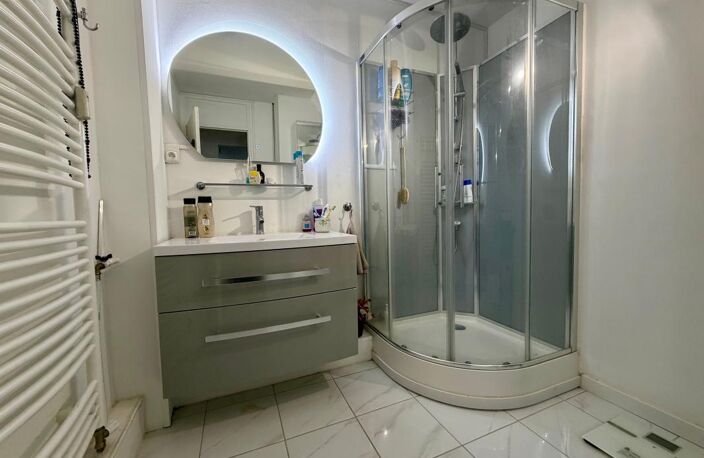 Toulon 83000 - appartement type 3 vue mer - cave et parking — photo 4