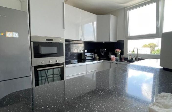 Lumière, espace et sérénité — Bel appartement 4 pièces de 76 m² rénové — photo 4