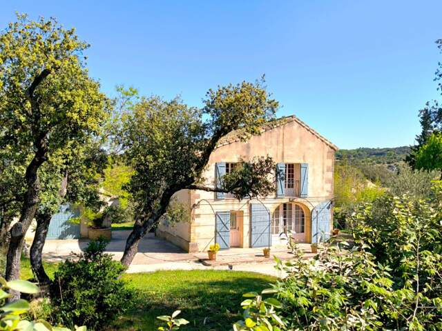 Maison ancienne de charme avec jardin — photo du bien