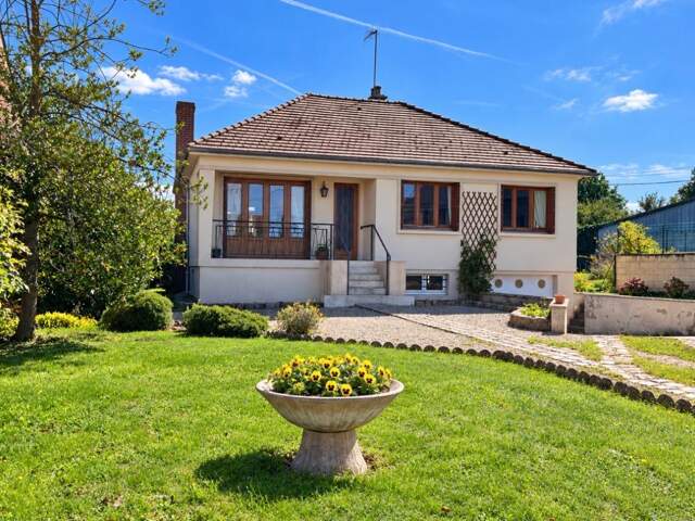 Maison  5 pièce(s) 95 m2 - sur Sous-sol 82m² - Terrain de 1607m² — photo du bien