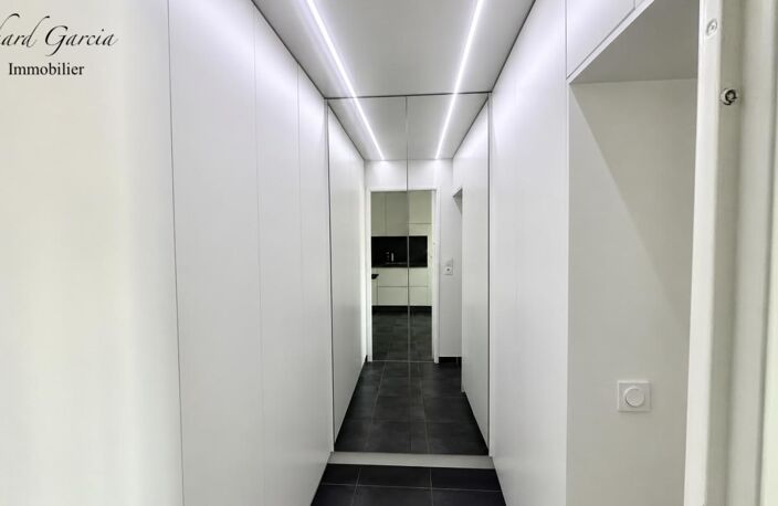 Appartement La Seyne Sur Mer 2 pièces 51 m2 - Deux places de parking en. sous -sol — photo 5