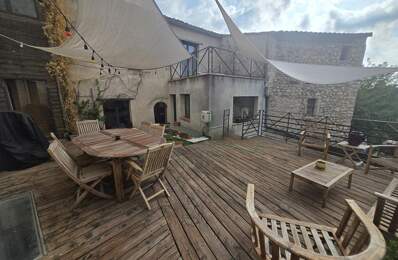 Charmante et agréable maison de village de plus de 10 pièces et 5 chambres avec de multiples possibilités d'une surface habitable de 220 M2 avec grandes caves et  terrasses — photo du bien