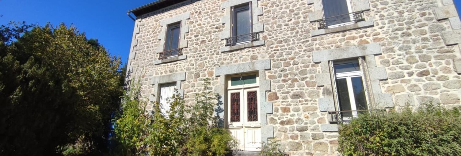 Maison 6 Pièces 136 m² à vendre à Sainte-Marie-Lapanouze (19160)