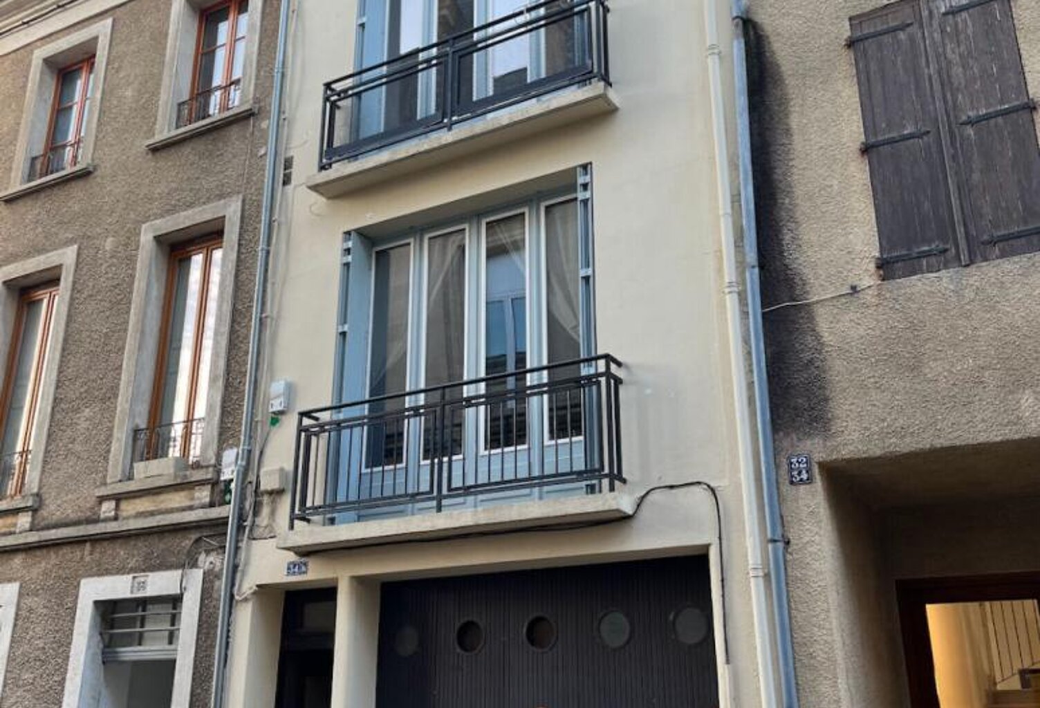 Immeuble Villeneuve Sur Lot 3 studios 150 m2 — photo 1