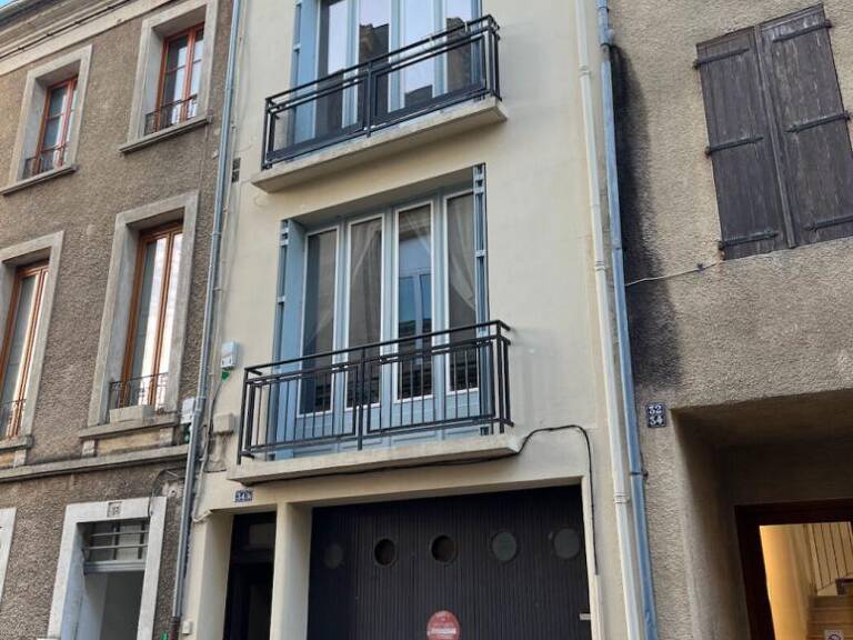 Immeuble Villeneuve Sur Lot 3 studios 150 m2 — photo 1