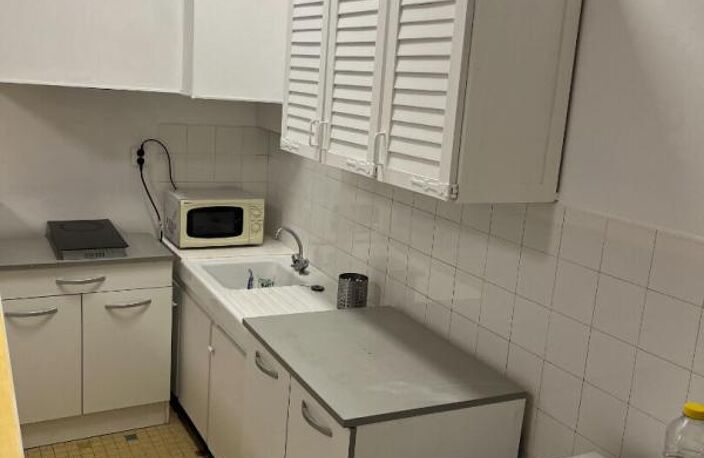 Immeuble Villeneuve Sur Lot 3 studios 150 m2 — photo 4