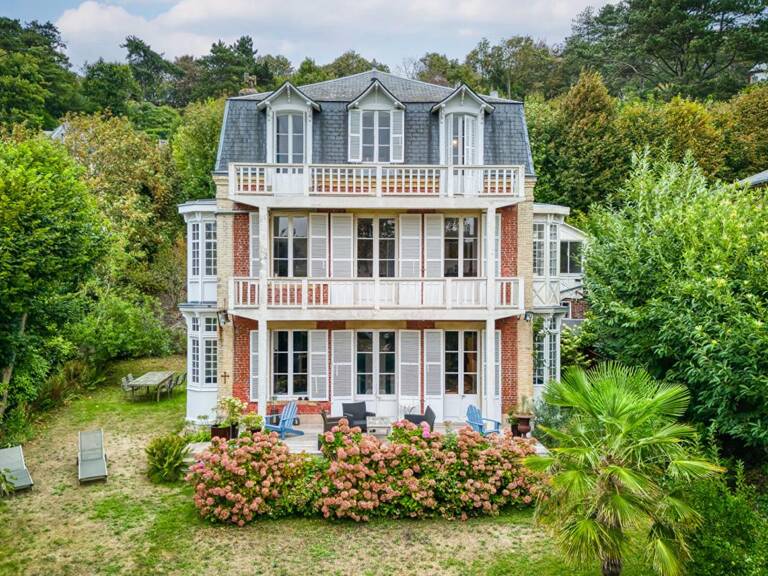 la villa MEDERIC est en vente / en exclusivité — photo 1