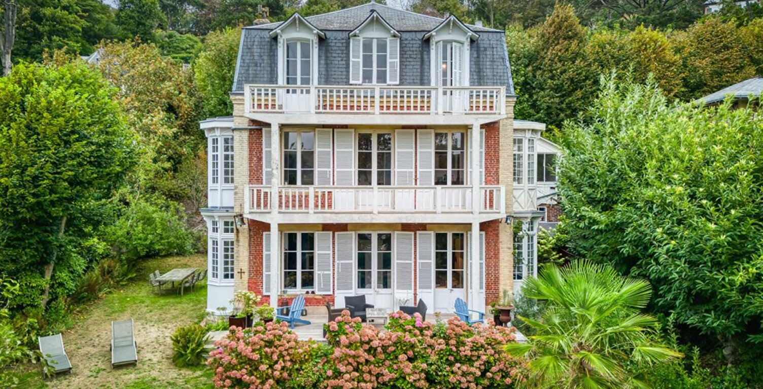 la villa MEDERIC est en vente / en exclusivité — photo 1
