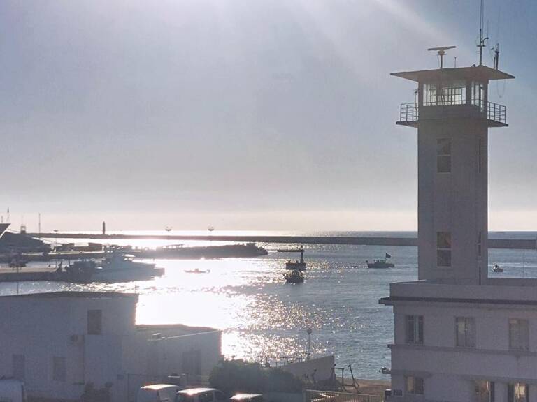 Studio 36 m² avec vue panoramique sur la mer et le port — photo 1