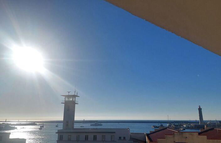 Studio 36 m² avec vue panoramique sur la mer et le port — photo 2