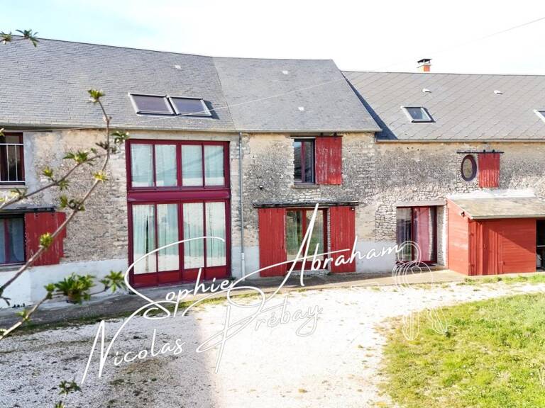 Maison en pierres avec dépendances et terrain — photo 1