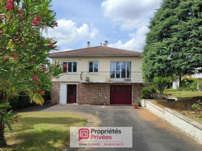 LINARS (16730) : Maison de 136m2 + 2 garages — photo 1