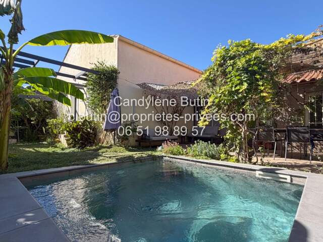 Maison de charme de plain-pied de 129 m² avec piscine et jardin intimiste ,Centre-ville — photo du bien