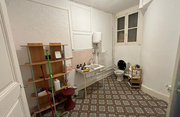 Immeuble Nevers 298m2 - A rénover - Local commercial et appartements - centre ville — photo 3