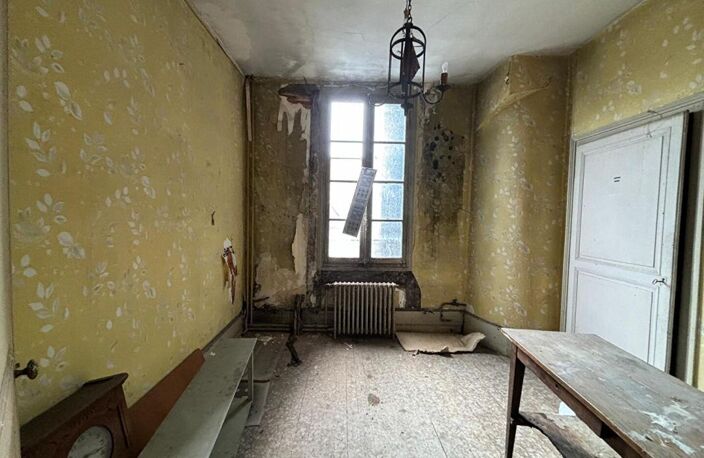 Immeuble Nevers 298m2 - A rénover - Local commercial et appartements - centre ville — photo 4