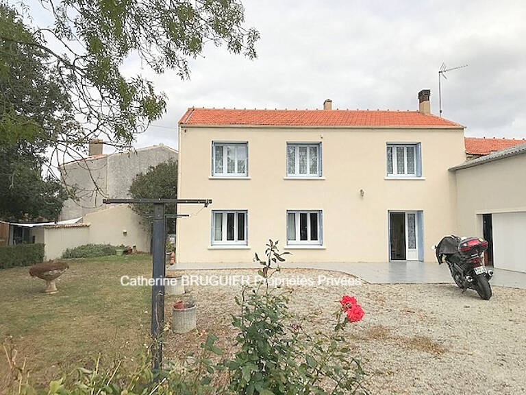Maison de village 114 m2 4 chambres  garage, dépendances et jardin — photo 1