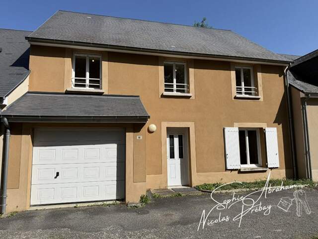 Maison avec 5 chambres, garage et jardin — photo du bien