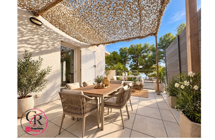 COUP DE COEUR - VUE PANORAMIQUE SUR L'ÉTANG-TERRASSE 30 M² - CALME ABSOLU — photo 4
