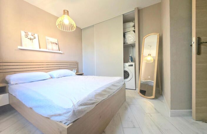 BORMES-LA-FAVIÈRE DERNIER ÉTAGE APPARTEMENT ENTIÈREMENT RÉNOVÉ — photo 3
