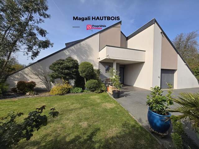 Maison d'Architecte à proximité de Saint-Hilaire-du-Harcouët,  9 pièce(s) 229 m2 — photo du bien