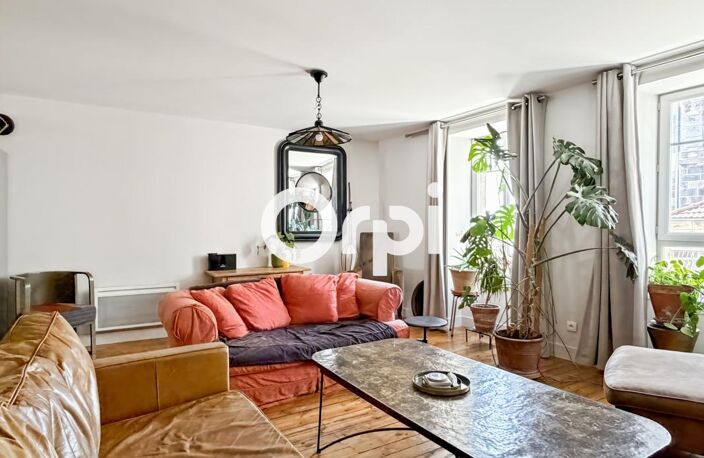 Saint-Martin-en-Haut centre : appartement T5 de 160 m² rénové avec 4 chambres et suite parentale   — photo 3