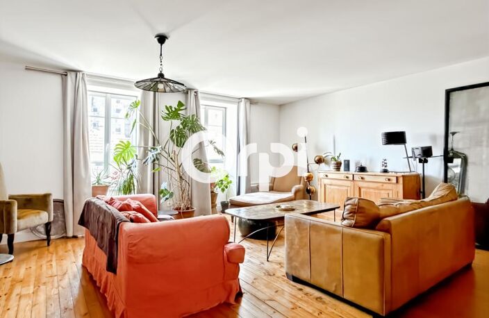 Saint-Martin-en-Haut centre : appartement T5 de 160 m² rénové avec 4 chambres et suite parentale   — photo 4
