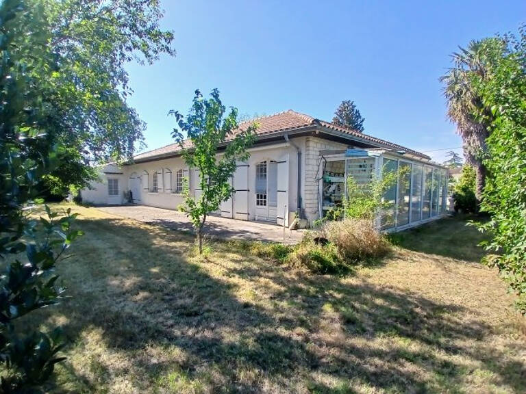 MANSLE-LES-FONTAINES   PLAIN-PIED, 3 CHAMBRES, 2 GARAGES ET — photo 1