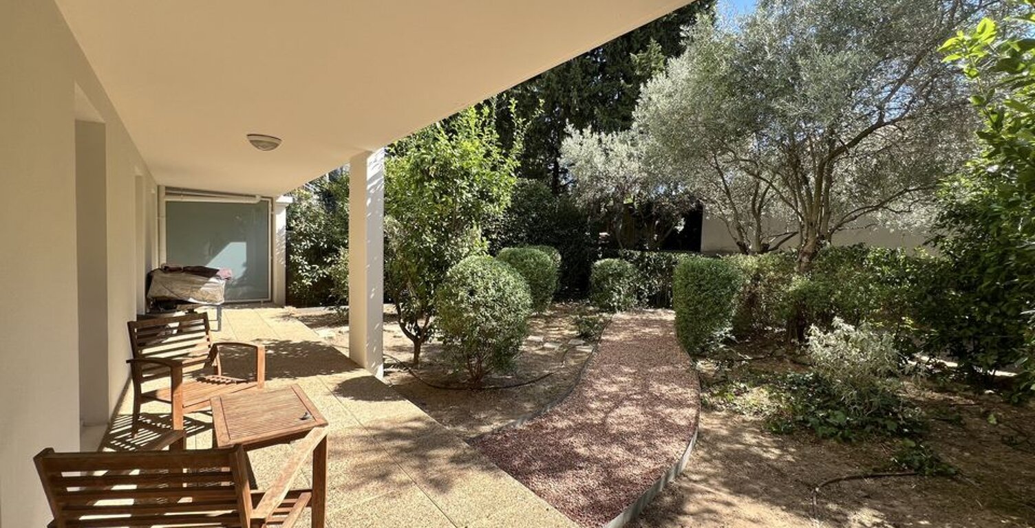 Appartement T3 65.88m² en rez de jardin avec stationnement — photo 1