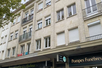 Appartement 4 pièces 854 €