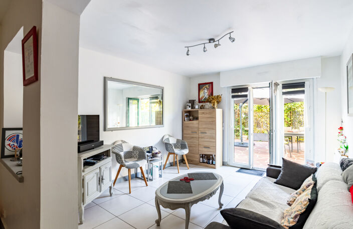 Appartement T3 avec terrasse, proche centre ville. — photo 2