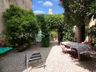 Maison bourgeoise avec jardin et garage au cœur du village — photo 4