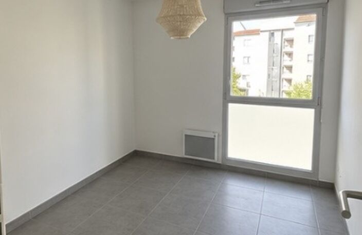 Location appartement 3 pièces 67 m² à Toulouse (31400) — photo 4
