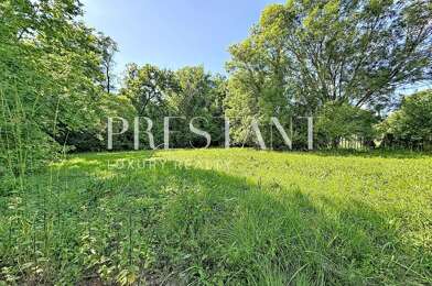 Terrain  370700 €