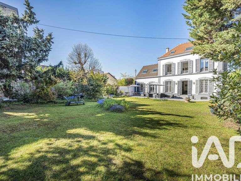 Vente Maison/villa 8 pièces — photo 1