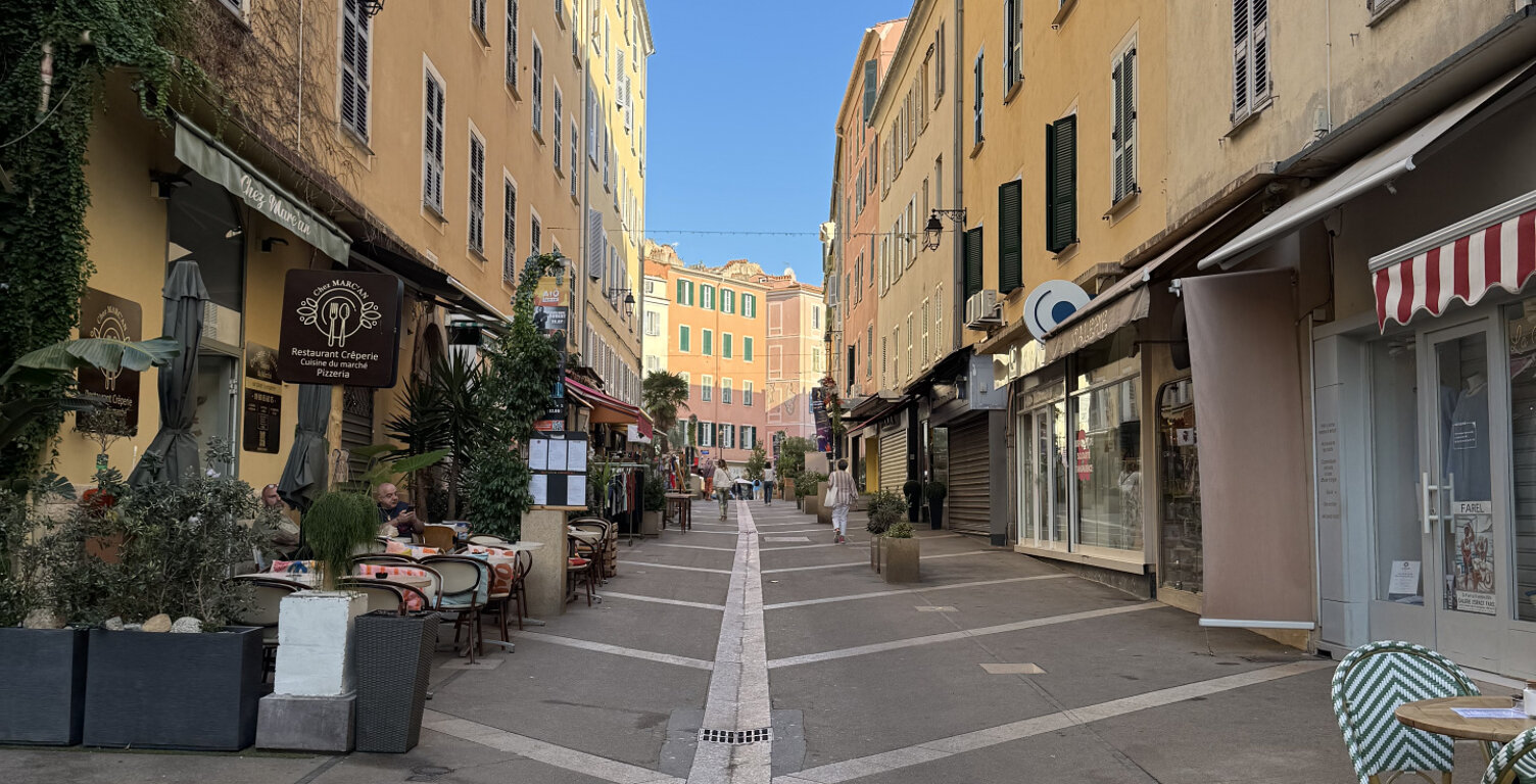 local commercial Ajaccio — photo 1