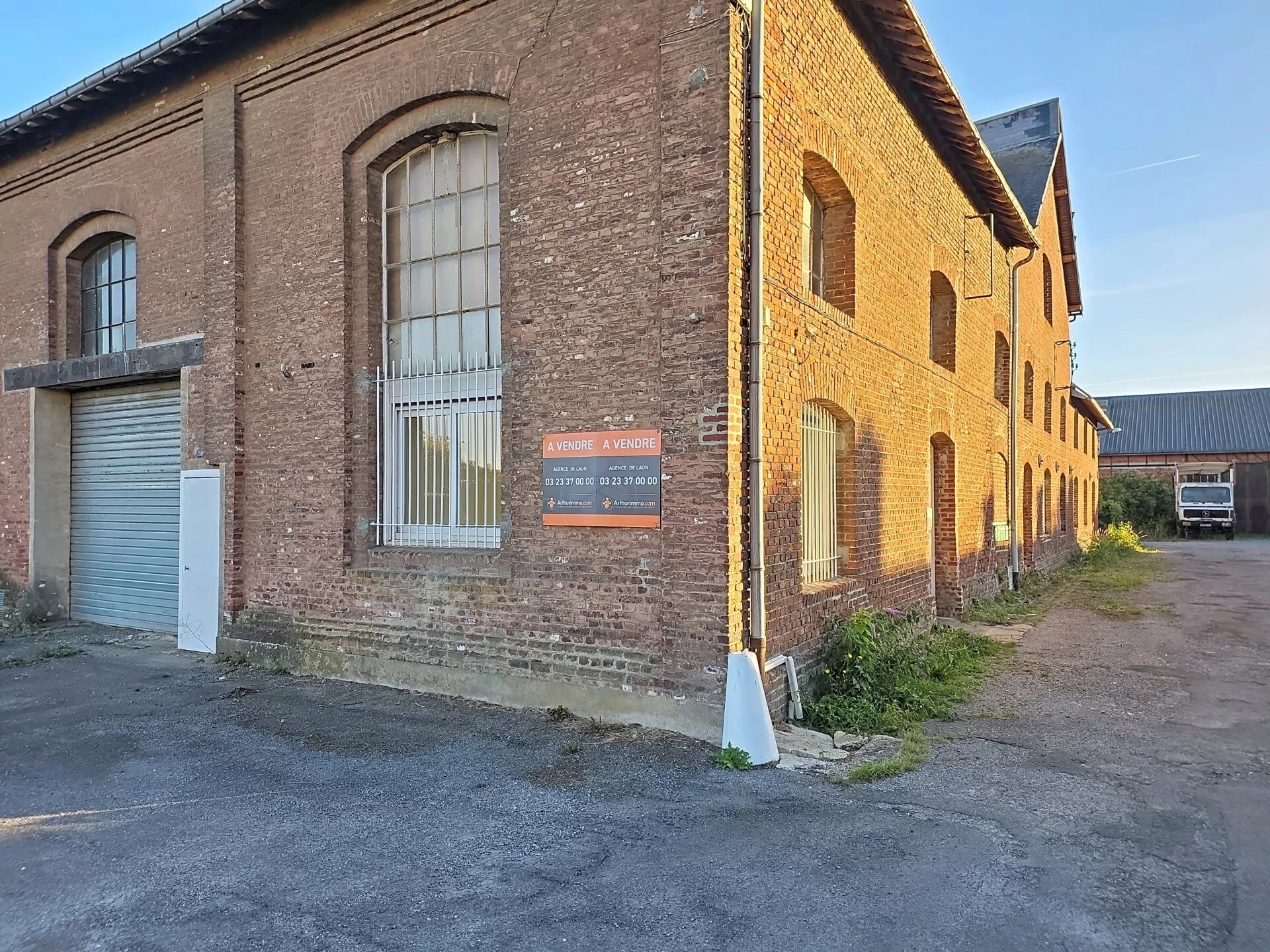 Local commercial 3 pièces 199 m² · à Aulnois-sous-Laon · 199 m² · 69 900 €