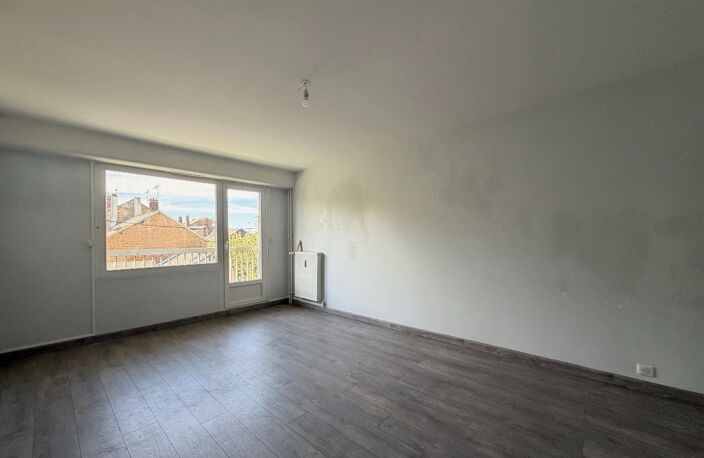 APPARTEMENT 2 PIÈCE(S) 55 M² - CHARLEVILLE-MÉZIÈRES — photo 2