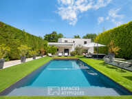 Maison contemporaine dans un écrin de verdure avec piscine — photo 3
