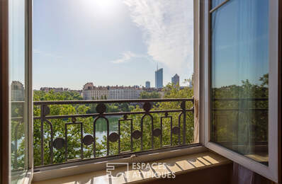 Appartement bourgeois en dernier étage avec vue dégagée — photo du bien