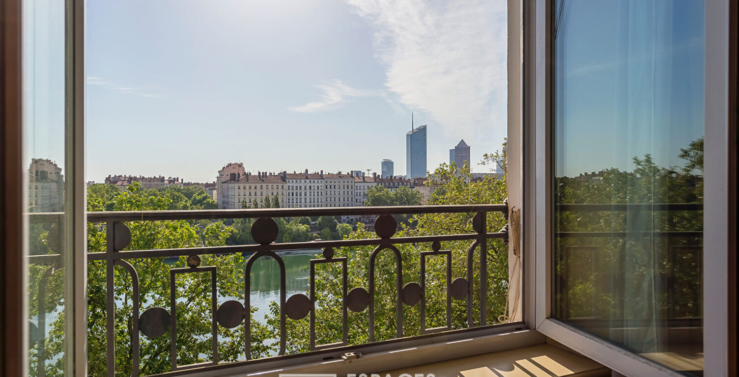Appartement bourgeois en dernier étage avec vue dégagée — photo 1